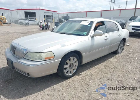 2004 Lincoln Town Car Ultimate из США, поврежденный, VIN 1LNHM83W84Y604498